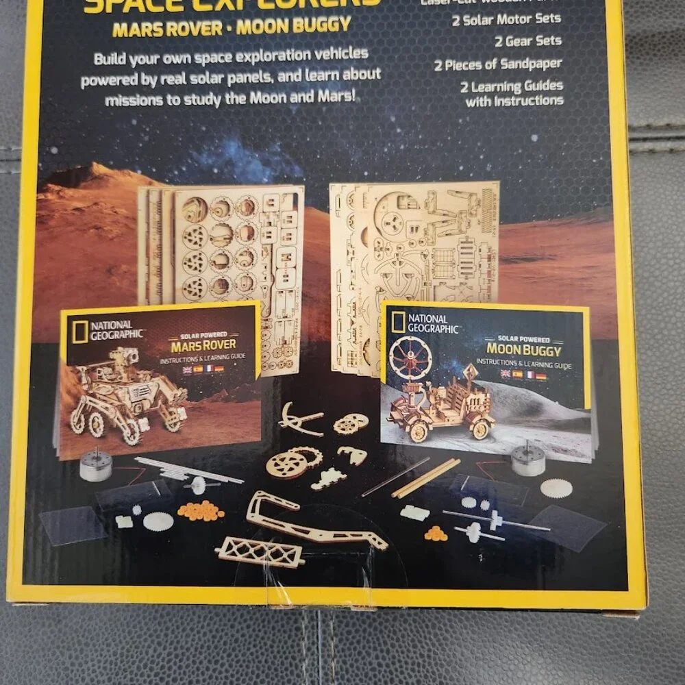 NEW NATIONAL GEOGRAPHIC Solar Model Kit Wooden 3D Puzzle Models NASA Space Explo